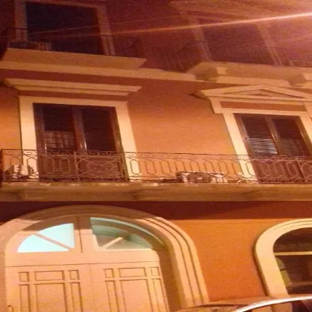 Gatto Bianco le Dimore