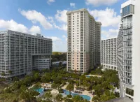 Royale Palms Condominiums - Sea View