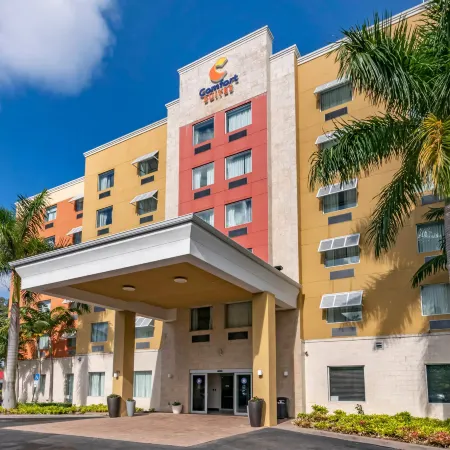 Comfort Suites Fort Lauderdale Airport South & Cruise Port