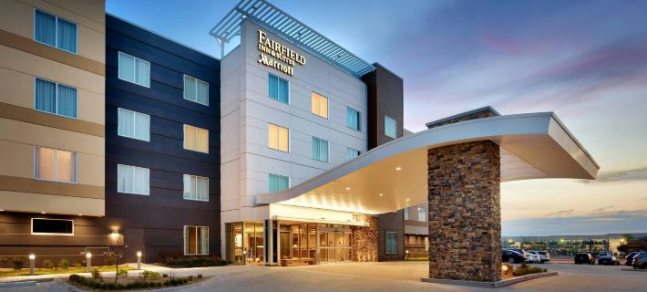 Fairfield Inn & Suites Springfield North Hotels in Springfield