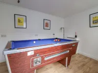 4 Bed Beach House|Pool table&Parking - By Tempstay - 2 Sao