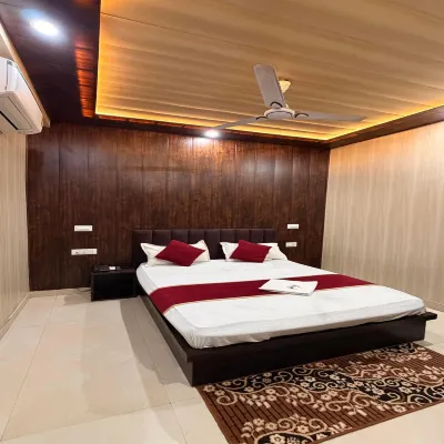 Hotel Goyal Palace Hotel dekat Katedral St. George
