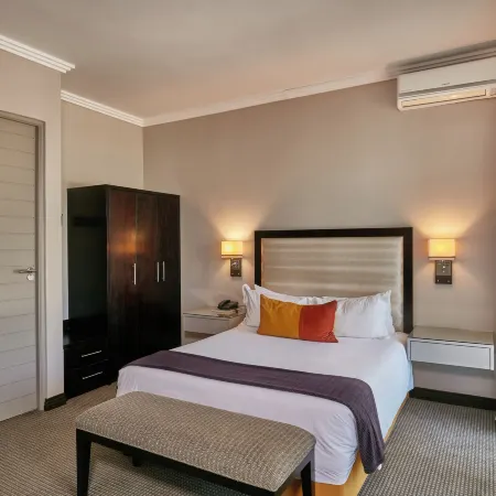 Regent Select Hotel
