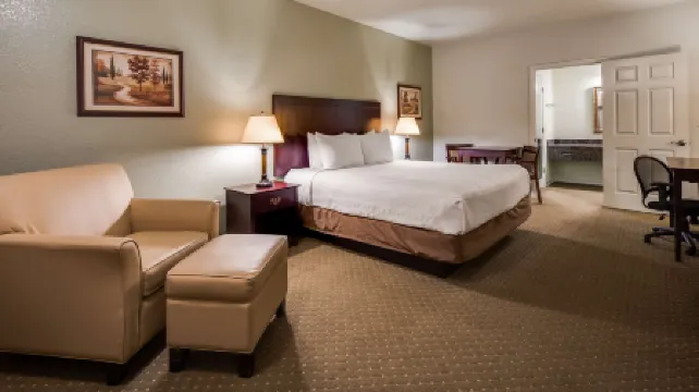 Best Western Plus Bayshore Inn