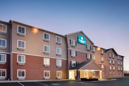WoodSpring Suites Fort Wayne Отели рядом с достопримечательностью «Кентербери Грин Дог Парк - Резидентс Онли»