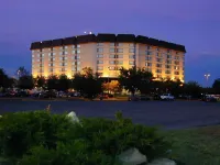 Saskatoon Inn & Conference Centre Hotels near Forestry Farm Park Dr