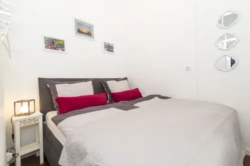 Charming Townhouse with AirCon Only 500m from the Marina and the Typical Market