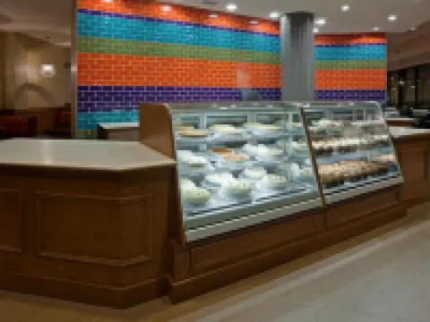 โรงแรม ฮอลิเดย์ อินน์ โตรอนโต แอร์พอร์ต อีสต์ บาย IHG โรงแรมในโตรอนโต