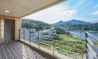 1. Geoje Is..