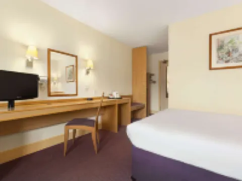 Days Inn by Wyndham Sevenoaks Clacket Lane Hotels in Westerham