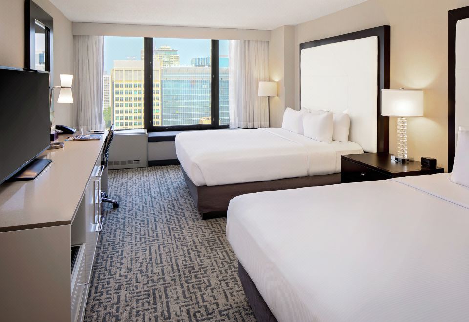 4. 더블트리 바이 ..