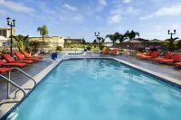DoubleTree Suites by Hilton Anaheim Resort/Convention Center - Pools