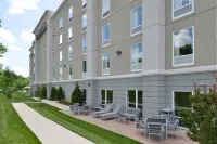 Hampton Inn & Suites Greensboro/Coliseum Area Hotels in Greensboro