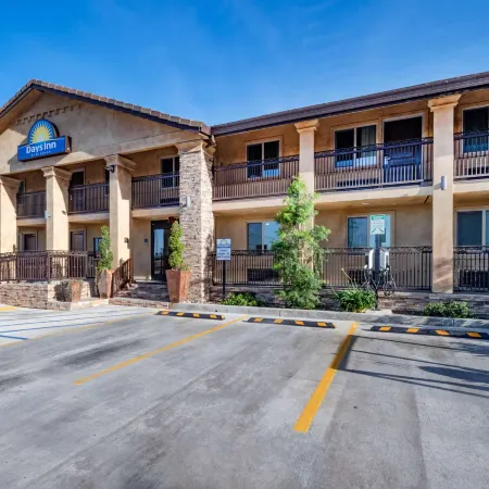 Days Inn by Wyndham Galt/Elk Grove South