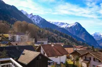 Modern and Cosy 5 Rooms Penthouse with Stunning View Hotels in 