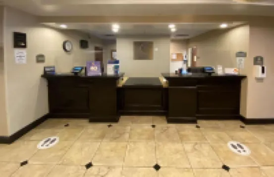 Holiday Inn Express Hotel & Suites Chestertown 切斯特敦酒店