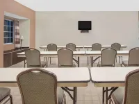 Microtel Inn & Suites by Wyndham Manchester Hotels in Tullahoma