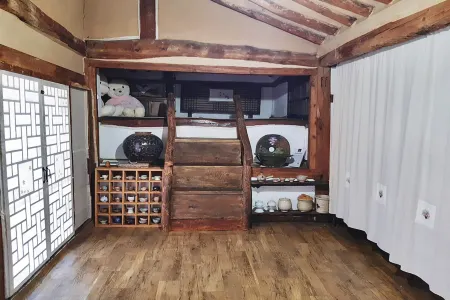 Ulsan Suyeon's Hanok Stay