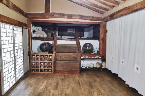 Ulsan Suyeon's Hanok Stay