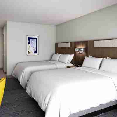 Holiday Inn Express & Suites Harrisonburg – University Area Rooms