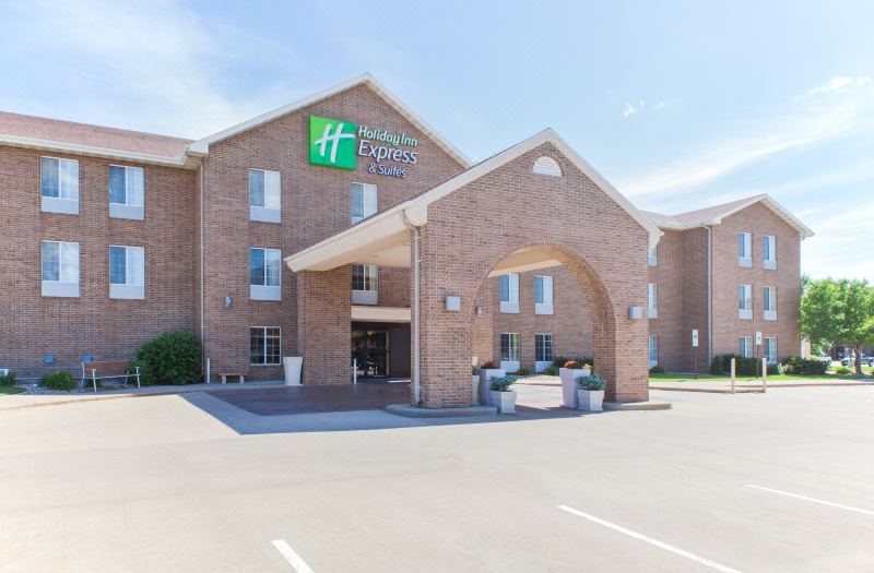 Holiday Inn Express & Suites Sioux Falls AT Empire Mall by IHG