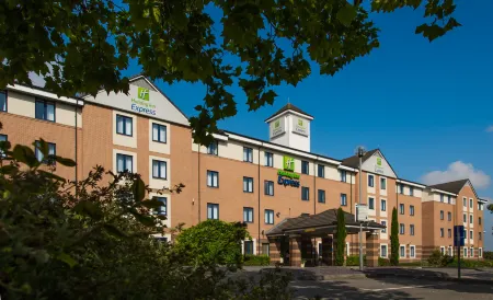 Holiday Inn Express London - Dartford Отели в г. Дартфорд