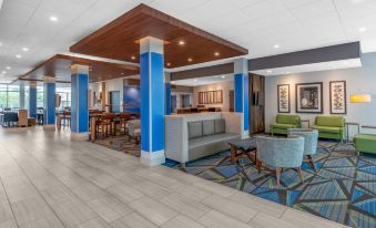 Holiday Inn Express & Suites Phoenix - Airport North