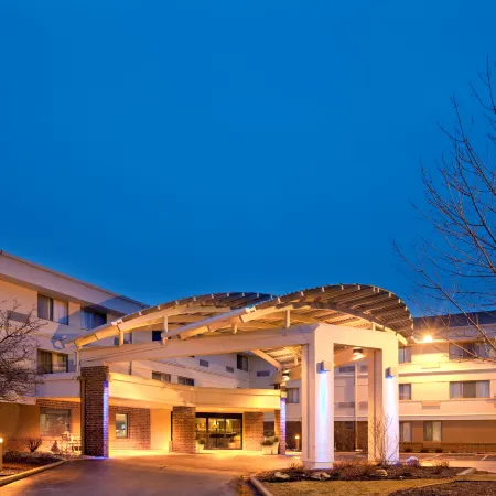 Holiday Inn Express MILWAUKEE-WEST MEDICAL CENTER by IHG Отели рядом с достопримечательностью «Милуокский зоопарк»