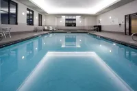 ホリデイ イン エクスプレス ホテル & スイーツ ロック スプリングス グリーン リバー by IHG - プール