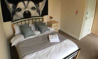 Blackberry House - Sleeps 6 with Parking and Netflix TV