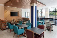 Holiday Inn Express & Suites GULF BREEZE - PENSACOLA AREA by IHG - breakfast