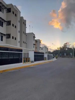 Devoted Hoestel in Cancun with Equipped Kitchen, Pool, Close to Beaches & More!