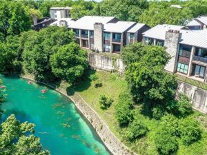 The Iron Cactus Condo on the Comal CW C102