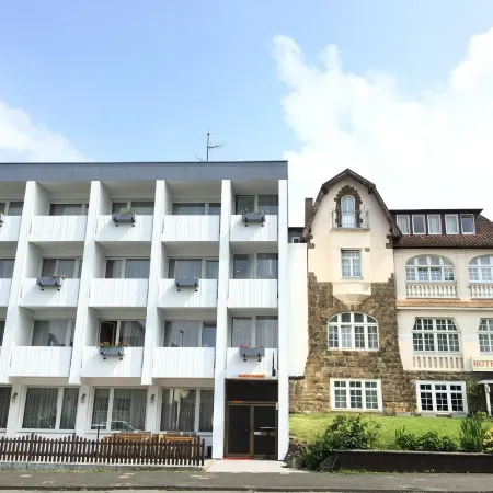 Hotel am Asenberg - Bad Salzuflen - nähe Messe, Schnelles Wlan, Freie Parkplätze,