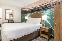 Clarion Pointe East Lansing University Area Hotels near Kellie's Consignments