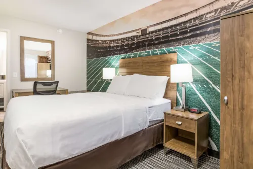 Clarion Pointe East Lansing University Area