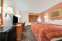 Day Star Dallas South - Motels