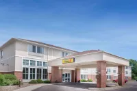 Super 8 by Wyndham Menomonie WI Hotels in 