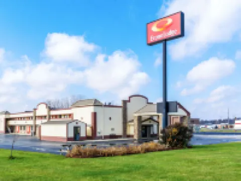 Econo Lodge Hotels in Cloverdale