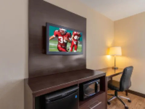 Red Roof Plus+ El Paso East Hotels in El Paso