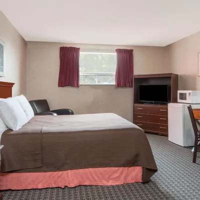 Howard Johnson by Wyndham Gravenhurst Hotels in der Nähe von Bethune Memorial House National Historic Site