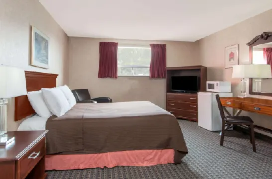 Howard Johnson by Wyndham Gravenhurst Hotels in Gravenhurst