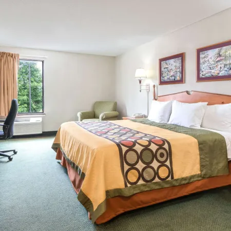 Super 8 by Wyndham Pevely