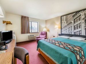 Super 8 by Wyndham Elizabethtown