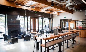 Hotel 116, A Coast Hotel Bellevue - Housity
