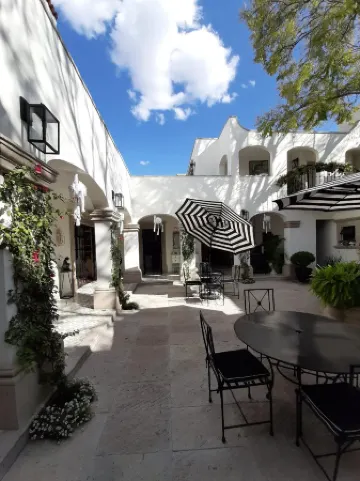 Casa Laní Luxury B&B Отели рядом с достопримечательностью «Parroquia de San Miguel Arcangel»