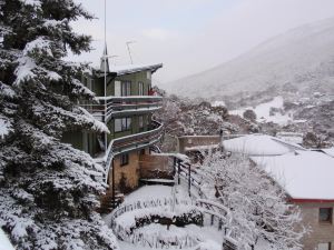 卡瑟斯公寓和山旅館