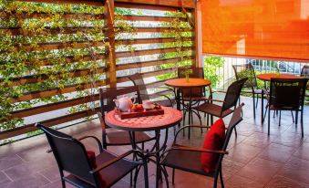 Hotel Somlom - Eco Friendly Montseny - Housity