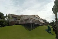 Fairlight Beach House Hotels in Umdloti