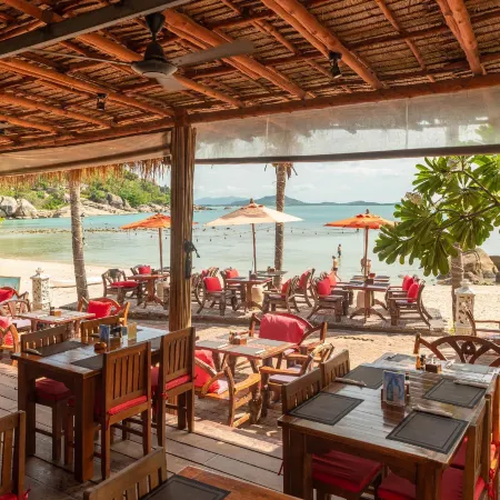 Crystal Bay Yacht Club Beach Resort Отели рядом с достопримечательностью «Тхонг-Такиан»
